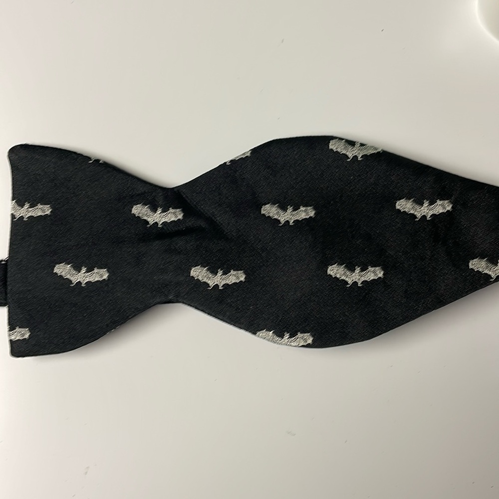 100% silk bow tie